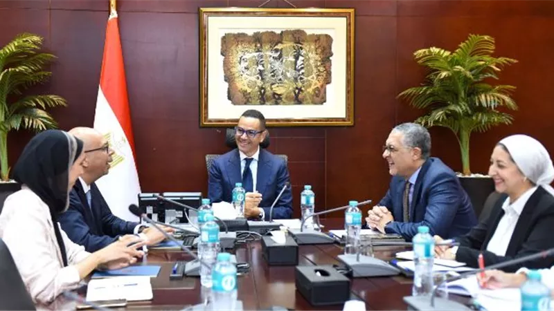 الخطيب: نستهدف توفير كافة أوجه الدعم لزيادة الاستثمار في مصر
