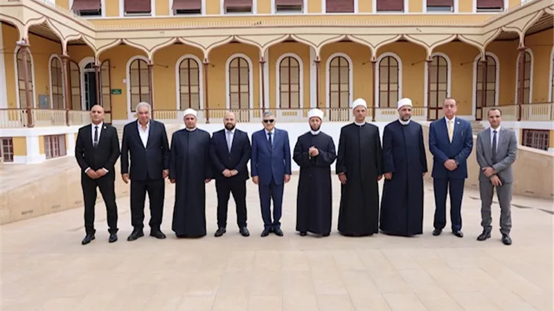 الفريق أسامة ربيع يشهد ندوة دينية تثقيفية بعنوان 