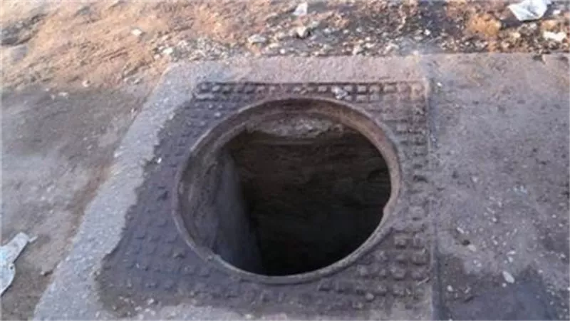 القبض على عصابة سرقة أغطية البالوعات في مدينة نصر
