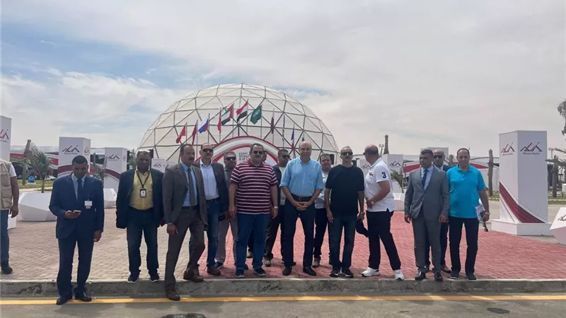 وزير الطيران يتفقد مطار العلمين وموقع إقامة المعرض