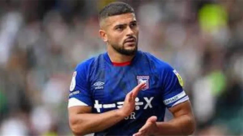 سام مرسي يقود إيبسويتش تاون أمام فولهام بالدوري الإنجليزي