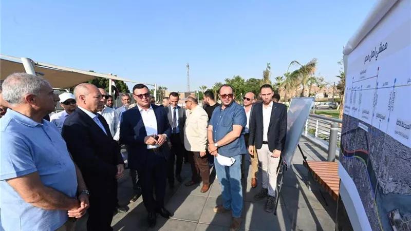 وزير الإسكان يتابع تشغيل المرحلة الثانية بمشروع 