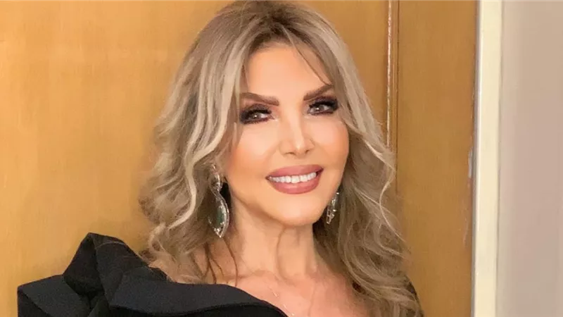 نادية مصطفى: 