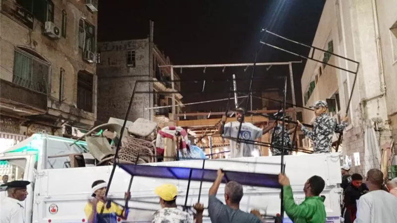 مواصلة تنظيم الحملات الصباحية والمسائية داخل السوق السياحى القديم