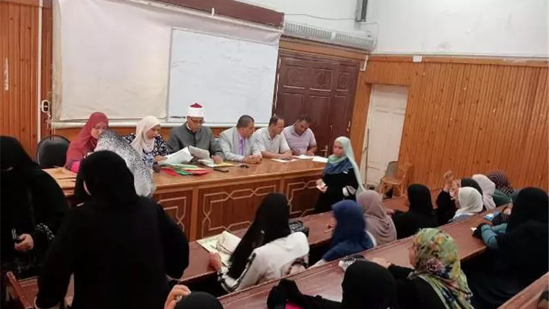تجديد عقود ٧٥ عاملة خدمات معاونة بقاعات رياض الأطفال بالقليوبية