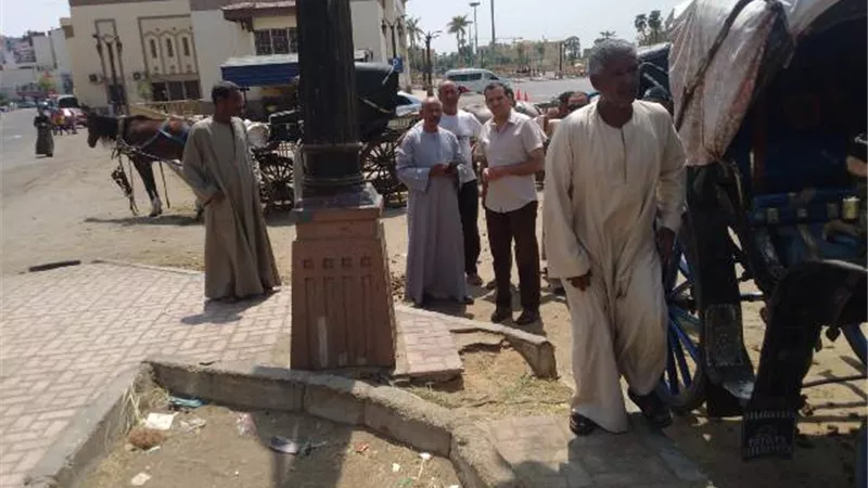 رفع كفاءة منطقة المساكن الشعبية شرق السكة ومواقف الحنطور بالأقصر