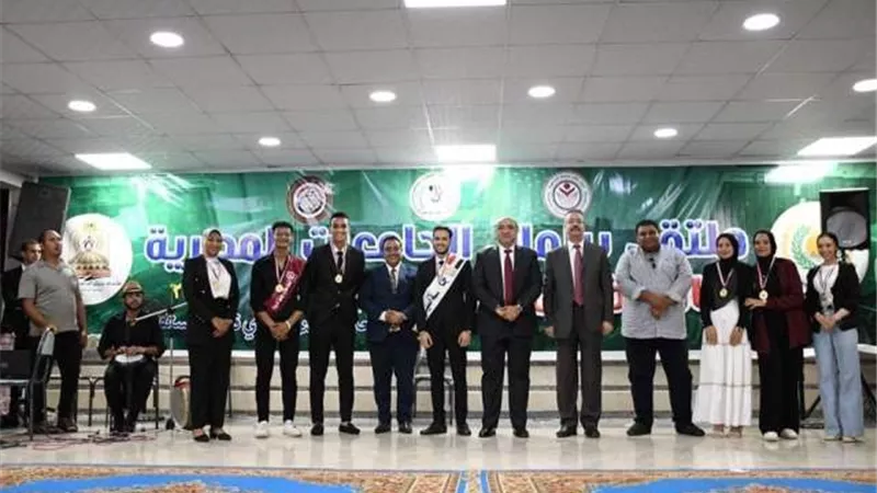 الدكتور المنشاوي يهنئ طلاب جامعة أسيوط لحصدهم المراكز الأولى