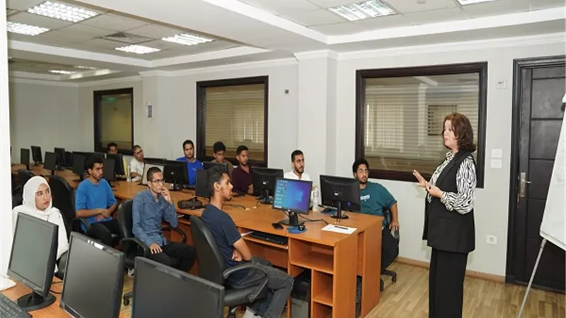 معهد التخطيط يختتم برنامج تطبيقات الرياضيات والإحصاء في الحياة