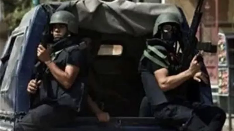 ضبط معلمين الكيف وتجار السلاح في أسوان ودمياط