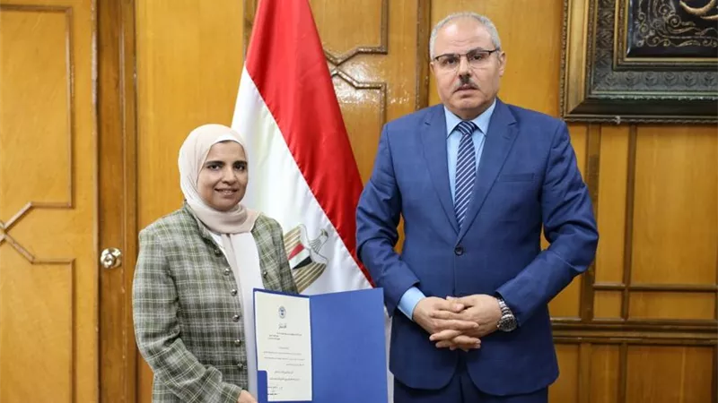 الدكتورة إيناس عبد الله عميداً لتمريض القناة