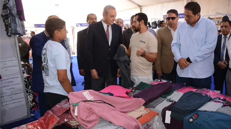 محافظ الغربية يفتتح معرض أهلا مدارس بحي أول طنطا بتخفيضات ٣٠%