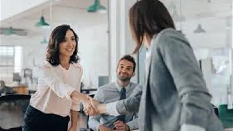 لبناء علاقات قوية مع الاخرين..اليك طرق تطوير الذكاء العاطفي