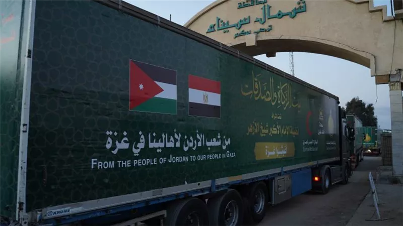 الأردن يعلن عن وصول القافلة الإنسانية رقم 100 إلى غزة