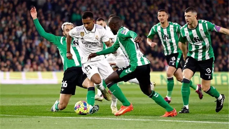 الدوري الإسباني.. تعادل سلبى بين ريال مدريد وبيتيس فى الشوط الأول