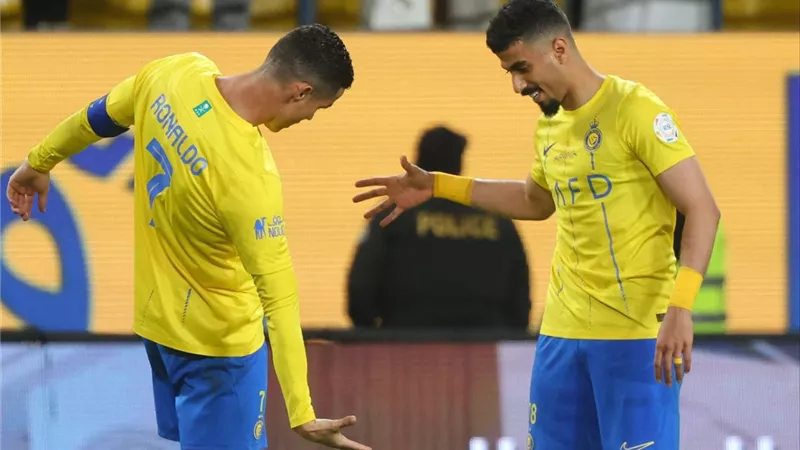 اتحاد جدة يتعاقد رسميا مع مدافع النصر
