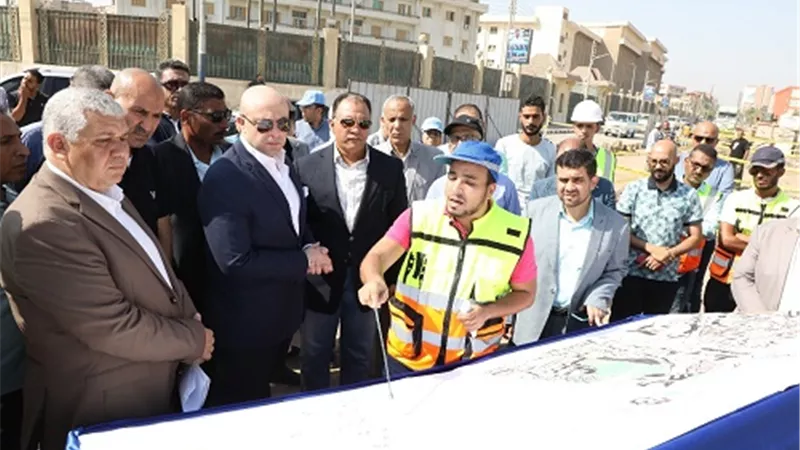 محافظ بني سويف يتفقد مشروع كوبري الشاملة