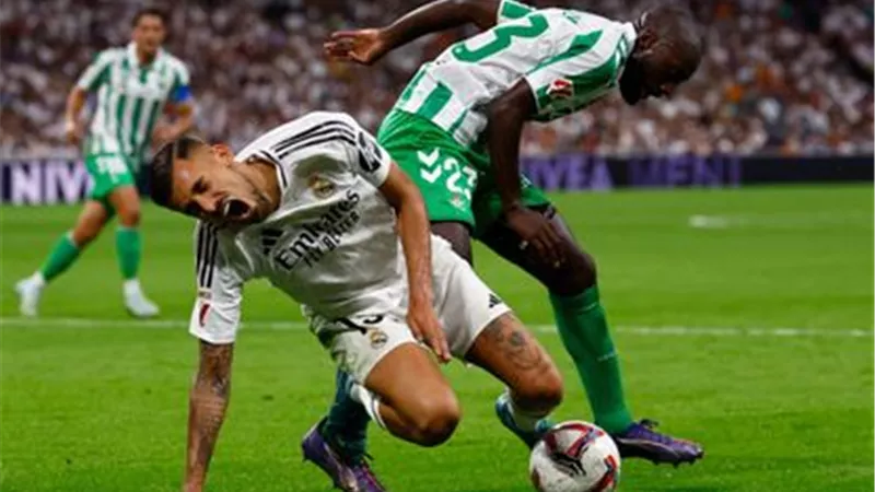 ريال مدريد يعلن تفاصيل إصابة سيبايوس