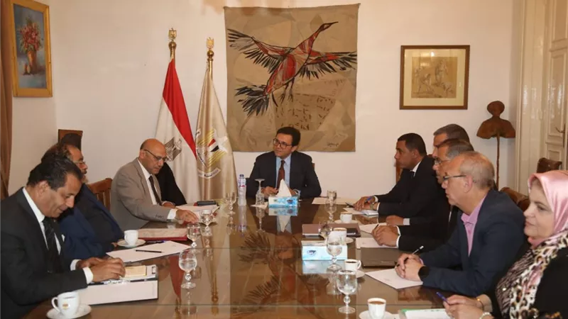 وزير الثقافة يجتمع لمناقشة استعدادات إطلاق المشروع القومي للتنمية