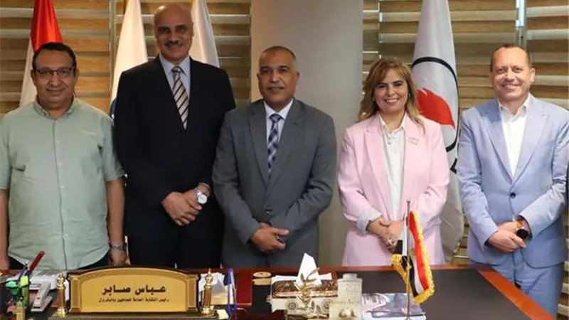 صابر : يلتقي بعدد من الصحفيين ويؤكد أهمية دور الإعلام
