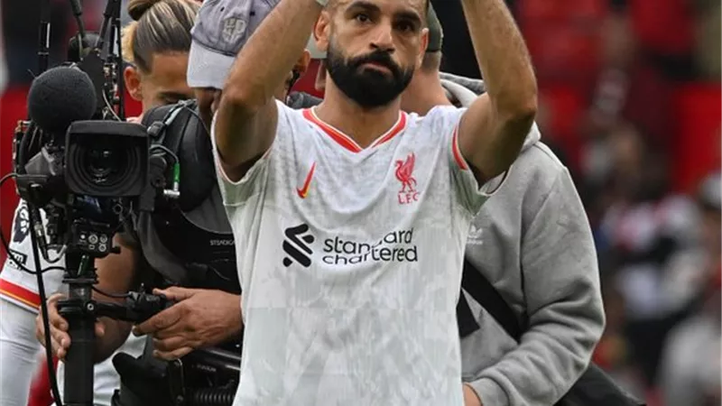 روي كين لـ محمد صلاح : احذر ان ادهس على قدمك .. فيديو