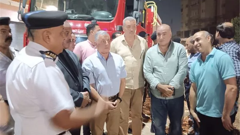 محافظ الإسماعيلية يوجه بمعاينة العمارات المجاورة للعقار المنهار