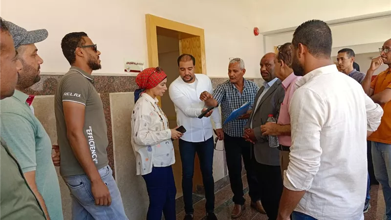 القائم بأعمال رئيس جامعة الأقصر تتفقد كلية التربية