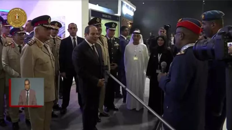 الرئيس يستمع لشرح حول التعاقدات الجديدة على 10 طائرات إيرباص 
