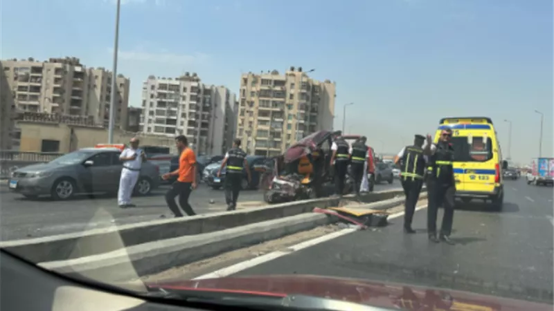 تصادم بين سيارتين على الطريق الدائرى فى منطقة المريوطية