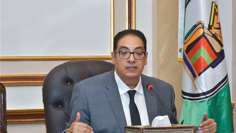 رئيس جامعة القاهرة يكشف ضوابط الزي الجامعي في العام الجديد