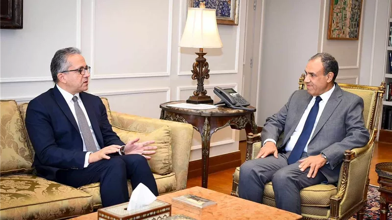 وزير الخارجية يستقبل مرشح مصر لمنصب مدير عام منظمة 