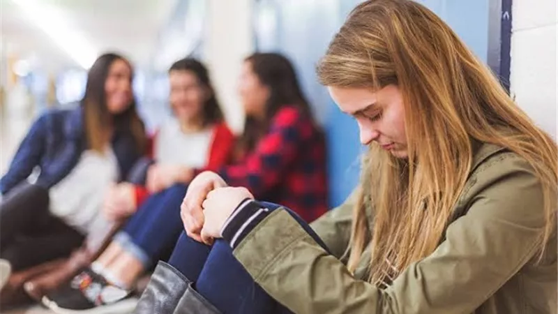 تعرف على أعراض التوحد المختلفة عند الأطفال والبالغين