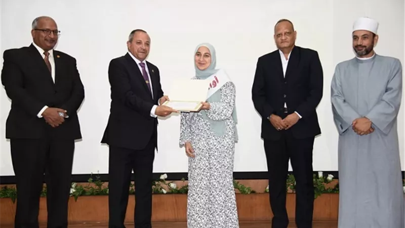 محافظ بورسعيد يطالب أولياء الأمور: تحديد الطالب الكلية المناسبة