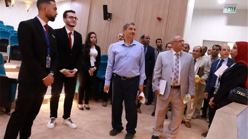 وفد الاعلى للجامعات يتفقد هندسة بجامعة جنوب الوادى الاهلية