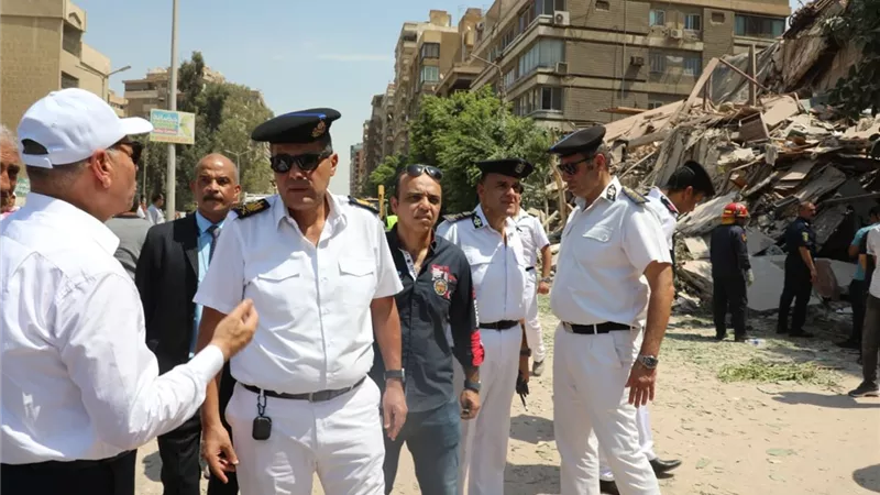 الصحة: الدفع بـ10 سيارات إسعاف إلى موقع انهيار عقار بمنطقة أرض الجولف