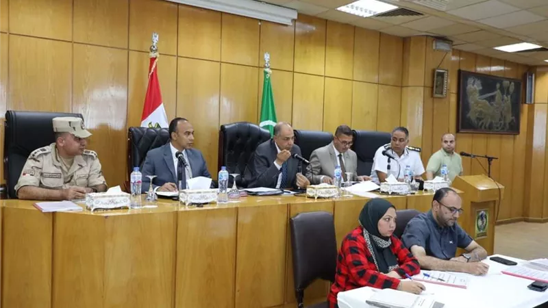 المجلس التنفيذي يبحث الاستعداد للعام الدراسي الجديد بالمنيا