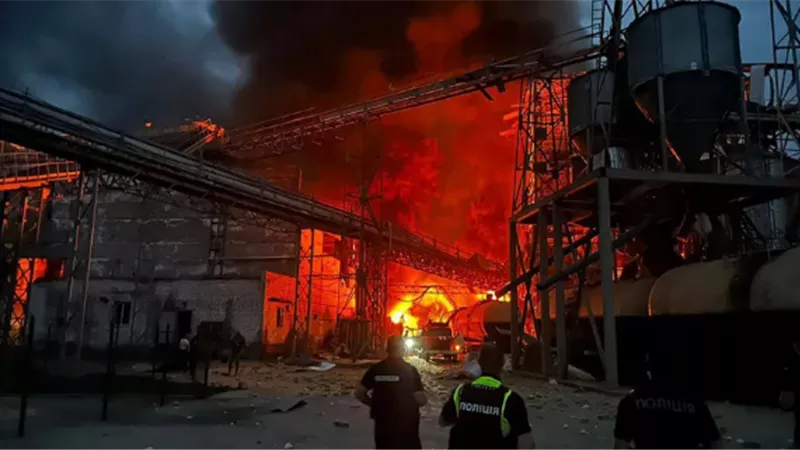 بايدن يدين قصف روسيا لمدينة أوكرانية ويتعهد بأنظمة دفاع جوي
