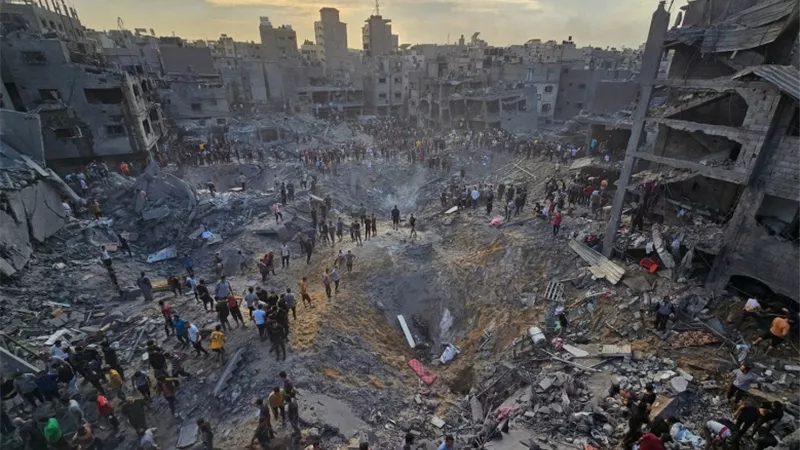 الدفاع المدني بغزة: شهيد و6 مصابين في قصف شقة سكنية
