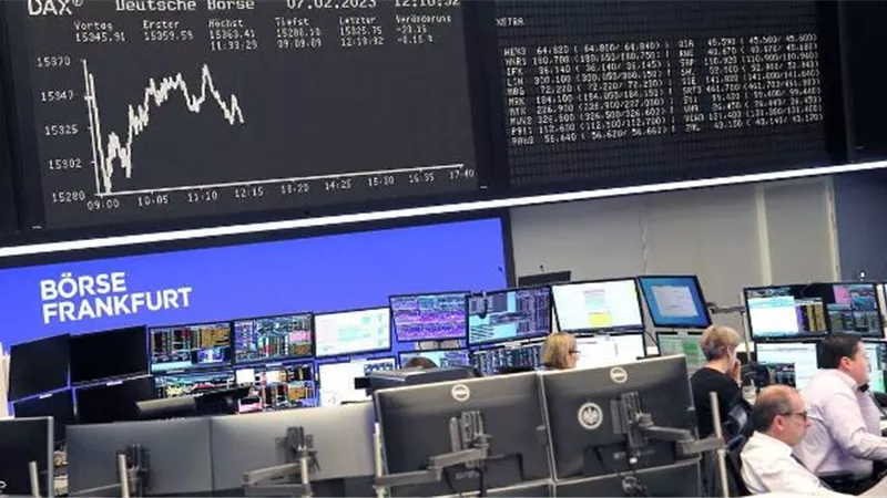 أسواق أوروبا تفتح منخفضة وسط تجدد مخاوف انكماش الاقتصاد العالمي