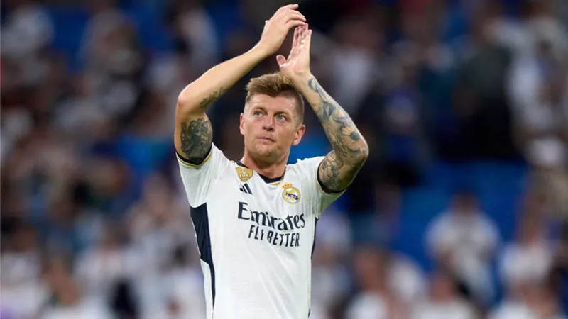 ريال مدريد يحدد نجم مانشستر سيتي لتعويض كروس