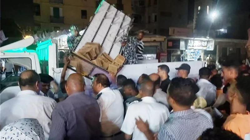 تحرير 25 محضر إشغال طريق في أسوان