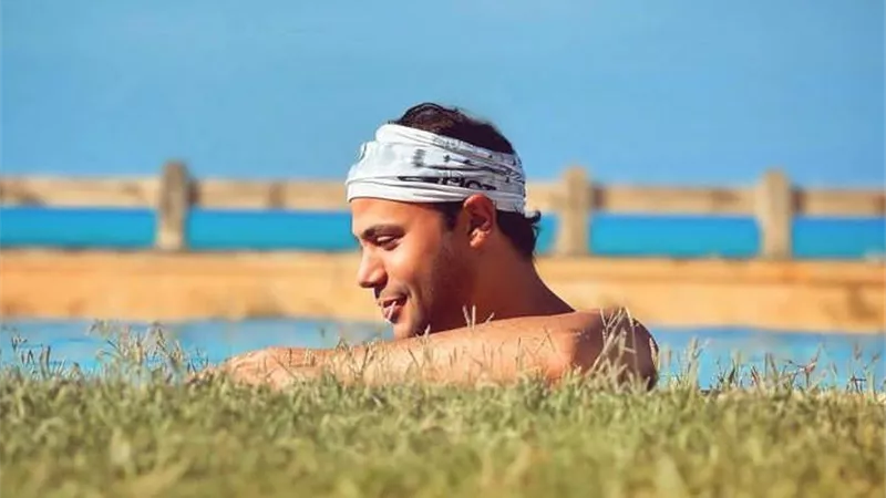 محمد إمام يشعل السوشيال ميديا ويعلق: 