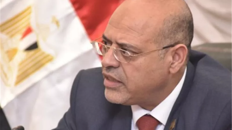 وزير العمل يوجه بمتابعة التحقيقات في سرقة وحدة الصحة المهنية بالسويس