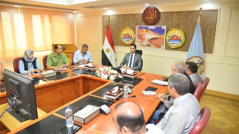 شعيب يناقش استعدادات محافظة مطروح لتنفيذ مبادرة 