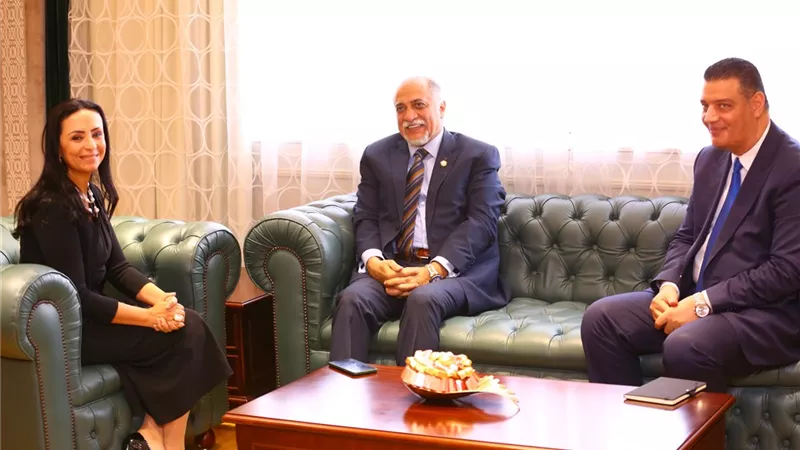 مايا مرسي والقصبي يناقشان عددًا من الملفات الخاصة بالأسر الأولى بالرعاية