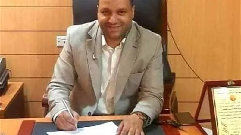 د. محمد زين وكيلا لوزارة الصحة بأسيوط ود. جمال ود. احمد وكيلا