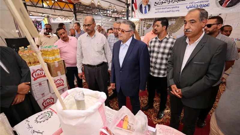 محافظ البحر الأحمر يفتتح معرض 