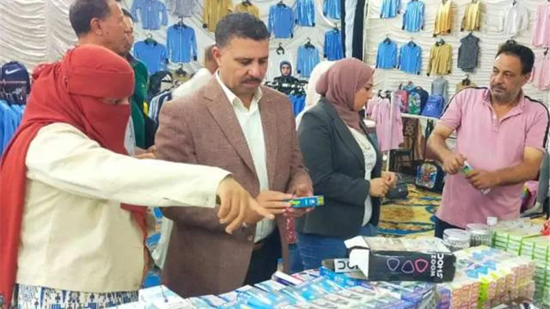الجندى افتتح معرض 