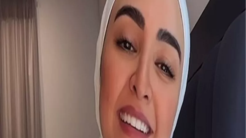 هلا رشدي: عانيت من نتوءات في أحبالي الصوتية وفرقعة بالفقرات