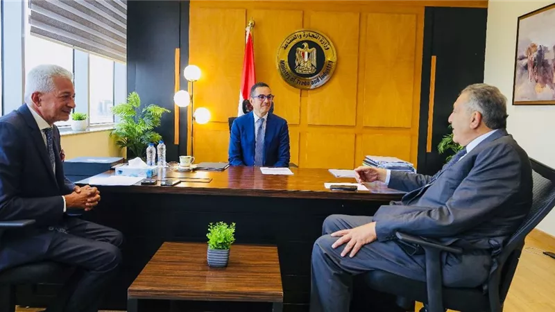 الخطيب:تنسيق كامل بين الوزارات والجهات المعنية لدعم المستثمرين