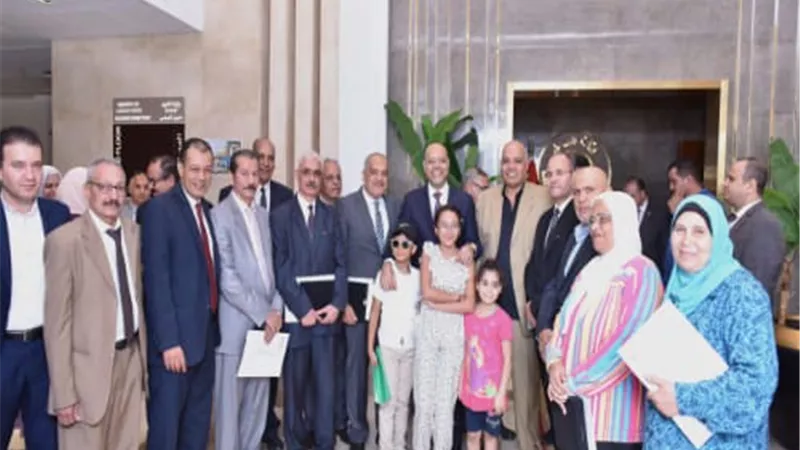 جبران يُكرم ٢٧ من العاملين بوزارة ومديريات العمل